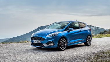 Купить Четыре поршневых BBK для Ford Fiesta ST ST180 Большой тормозный комплект с свернутыми / прорезанными / свернутыми и прорезанными дисками онлайн изготовление