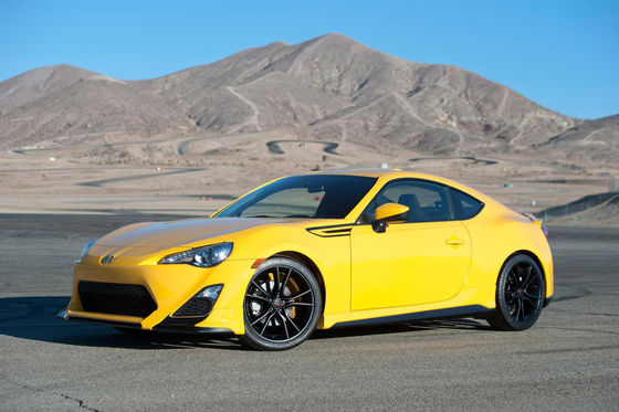 Купить BBK Для Toyota Scion FRS Большой тормозный комплект Передний P60S Форбированные 6 поршневых калибров онлайн изготовление