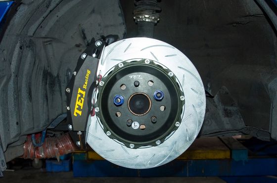 Купить BBK для Subaru WRX / STi Большой тормозный комплект Передний P60S кованые 6 поршневые калибр 18 дюймового колеса онлайн изготовление